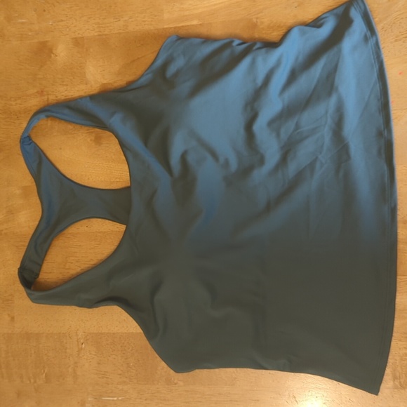 Old Navy power soft cropped tank - Picture 1 of 6